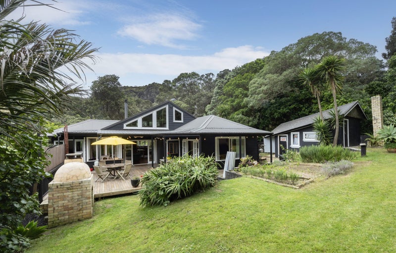 3 Watchmans Road, New Lynn - Carousel 1