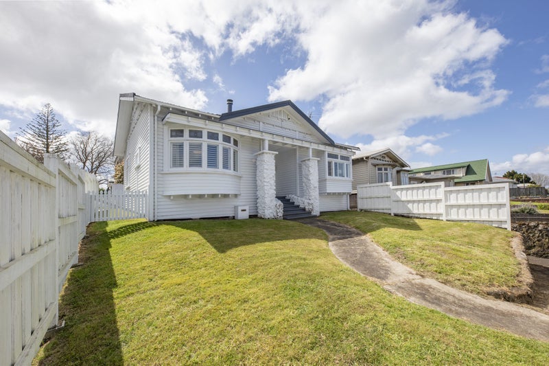 662 Mount Albert Road, Royal Oak, Auckland - Carousel 1