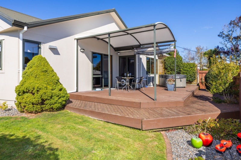 1 Sunnyhills Avenue, Glenview, Hamilton - Carousel 2