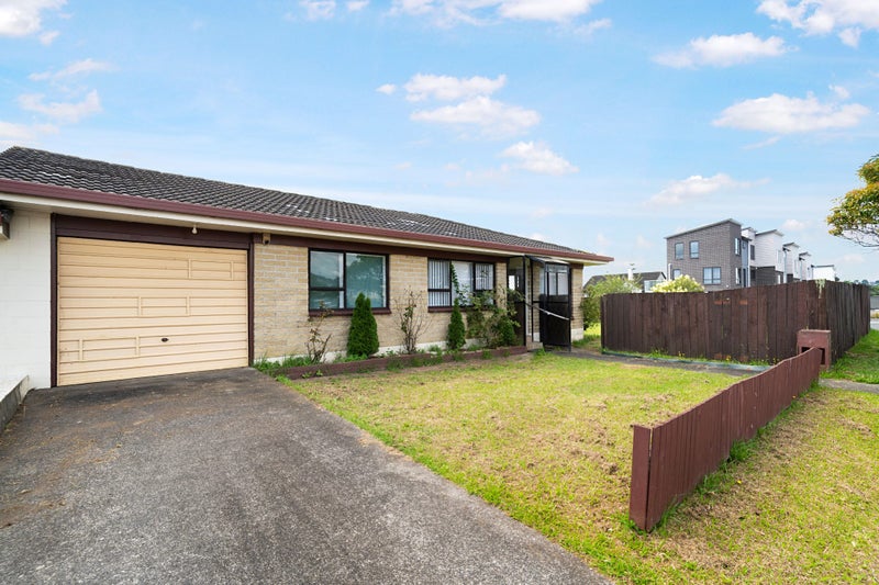1/1 Wattle Street, New Lynn, Auckland - Carousel 2