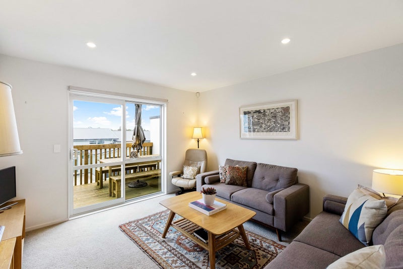 63 Seymour Road, Sunnyvale, Auckland - Carousel 1