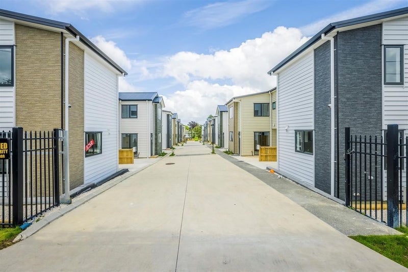 4 Matukutureia Lane, Manurewa, Auckland - Carousel 2