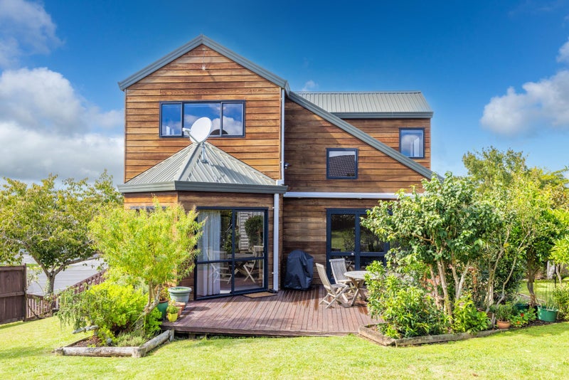 26 Bartholomew Drive, Nawton, Hamilton - Carousel 1