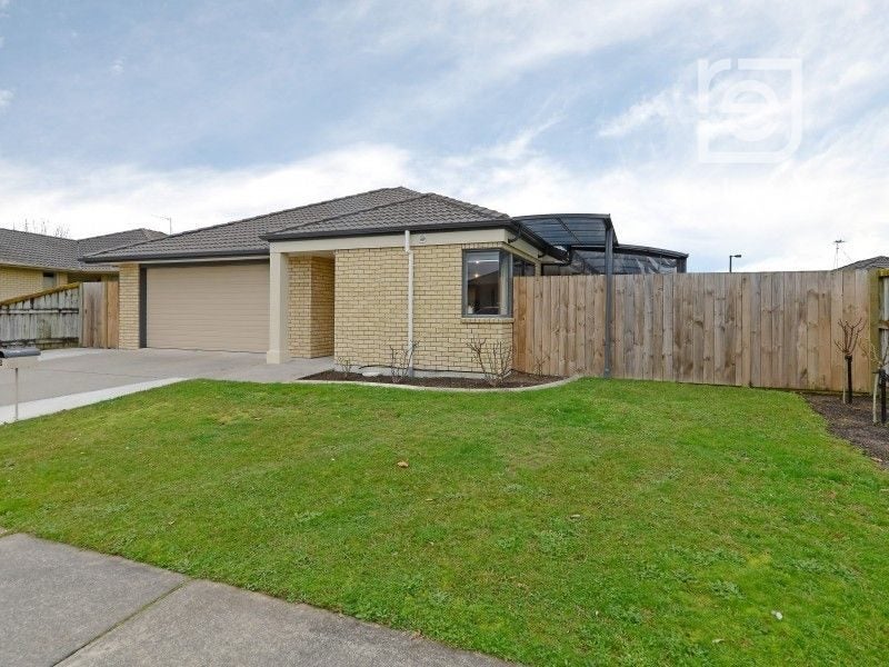 5 Nobleman Place, Hamilton East, Hamilton - Carousel 1