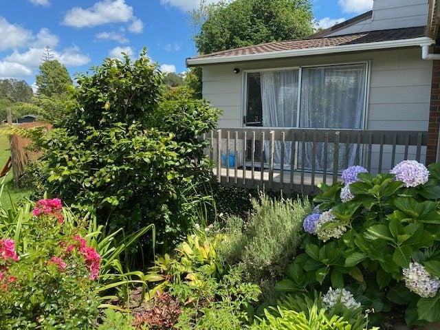 27A Kenmure Avenue, Forrest Hill, Auckland - Carousel 1