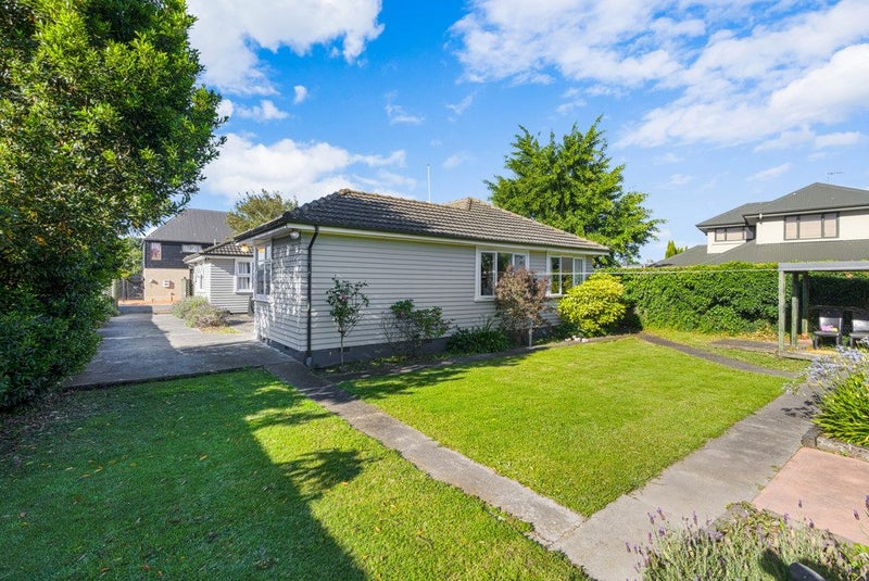 1/70 Peer Street, Upper Riccarton, Christchurch - Carousel 1
