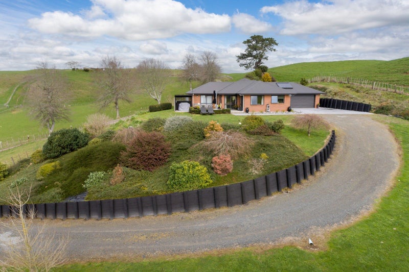 323 Dukeson Road, Putāruru - Carousel 1