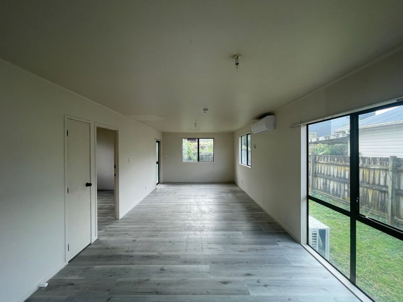 2/12 Trimdon Street, Randwick Park, Auckland - Carousel 1