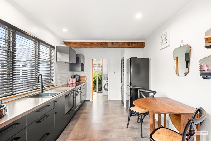 1/12 Rimu Street, Wallaceville, Upper Hutt - Carousel 2