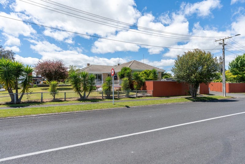 94 Fox Street, Hamilton East, Hamilton - Carousel 1