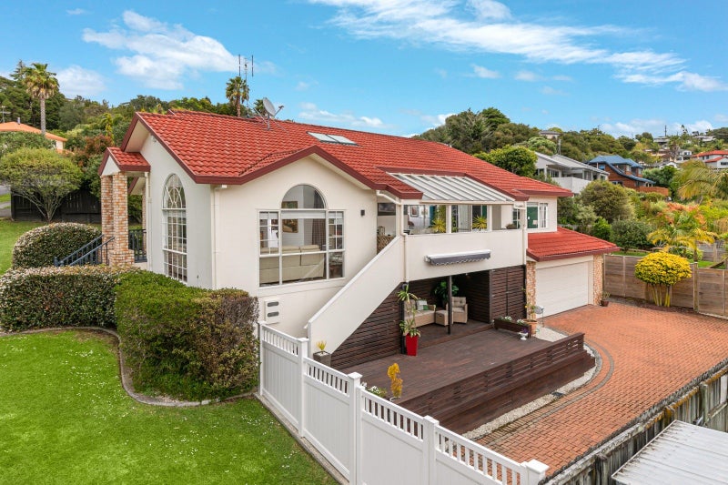 39 Kate Sheppard Avenue, Torbay, Auckland - Carousel 2