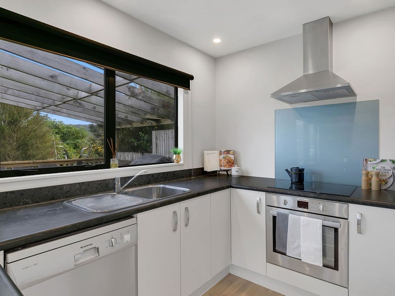 29 Thomas Street, Stokes Valley, Lower Hutt - Carousel 2