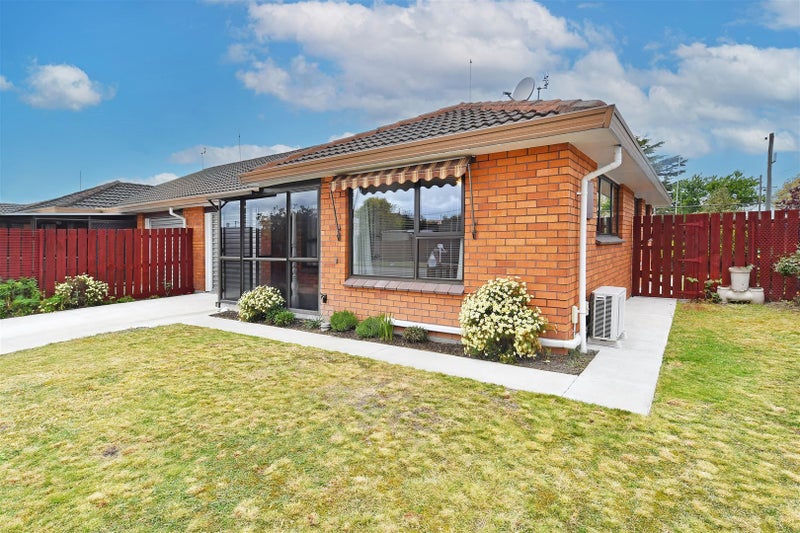 2/2 Mchaffies Place, Wainoni, Christchurch - Carousel 1