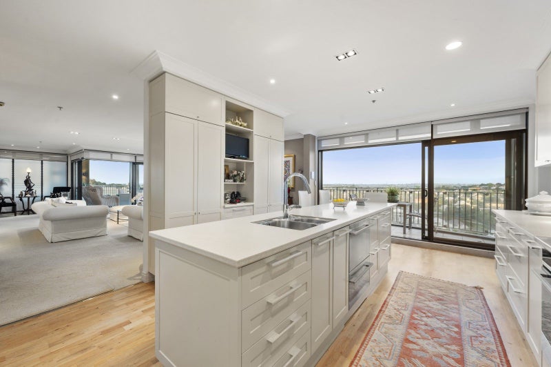 8C/36 James Cook Crescent, Remuera, Auckland - Carousel 2