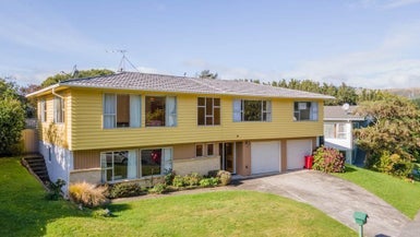 48 Oriel Avenue, Tawa, Wellington - Carousel 1