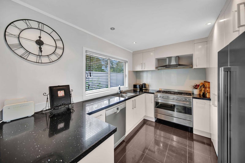79A Beach Road, Pahurehure, Papakura - Carousel 2