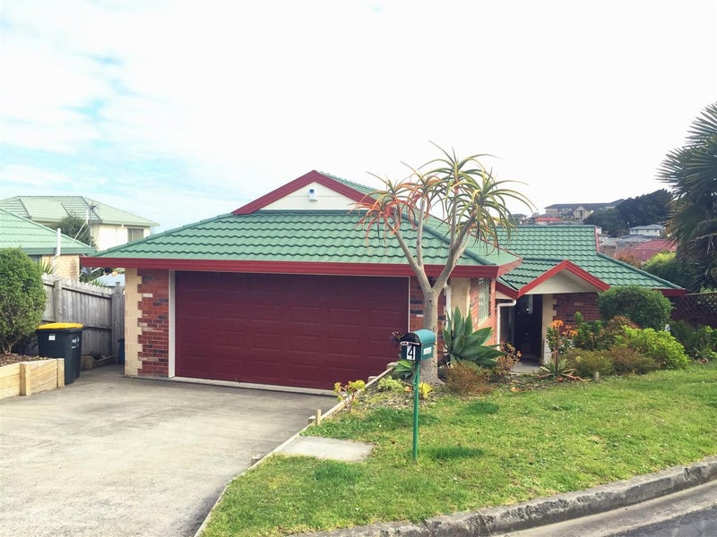 4 Baltic Place, Goodwood Heights, Auckland - Carousel 1