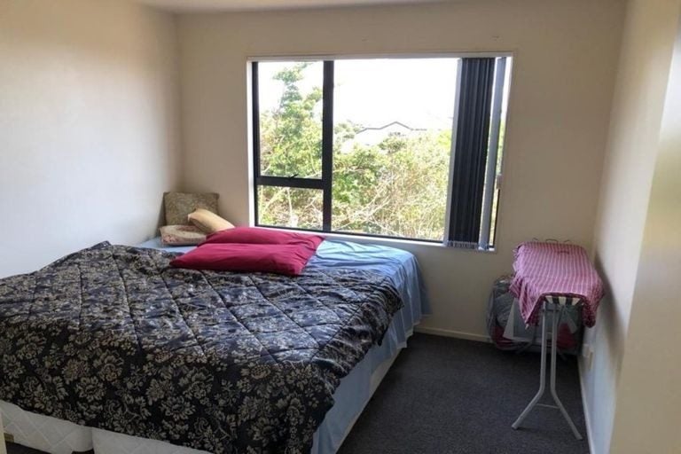 18 Lobelia Rise, Goodwood Heights, Auckland - Carousel 2