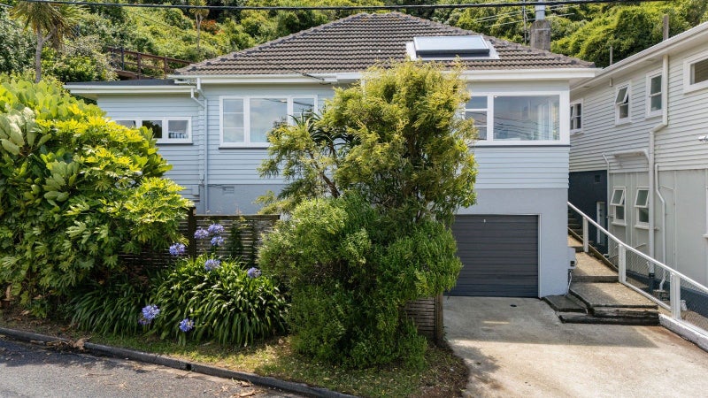 7 Houghton Bay Road, Houghton Bay, Wellington - Carousel 2