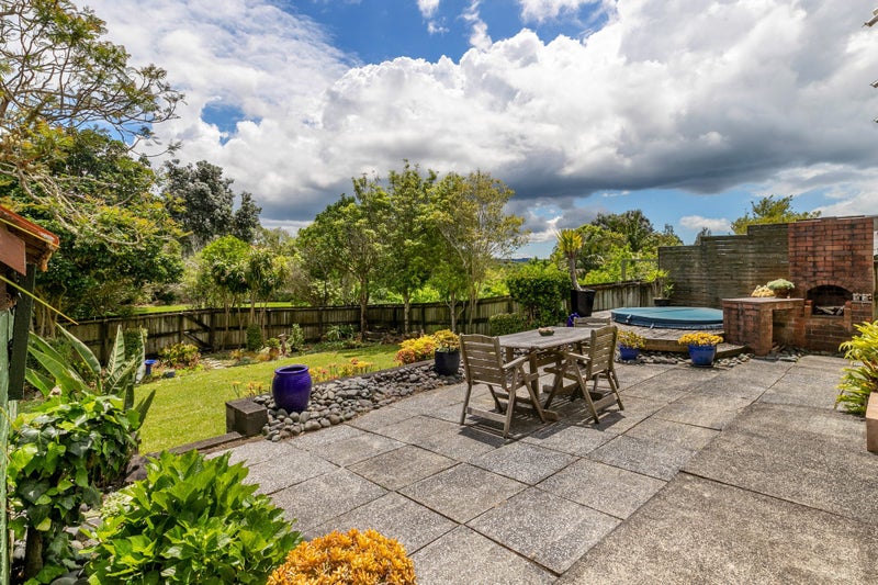 20 Kanuka Street, Point Chevalier, Auckland - Carousel 2