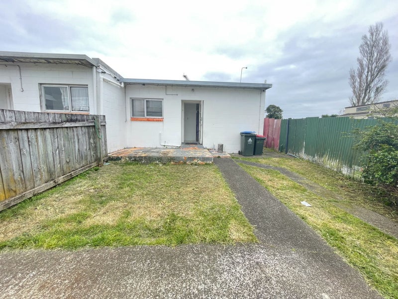 2/30 Felix Street, Onehunga, Auckland - Carousel 1