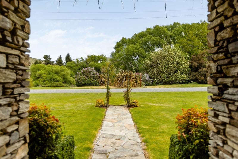 3 Kinnibeg Street, Albert Town, Wanaka - Carousel 32