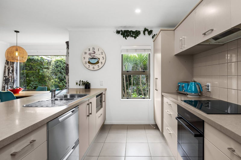 4 West Place, Greenmeadows, Napier - Carousel 2