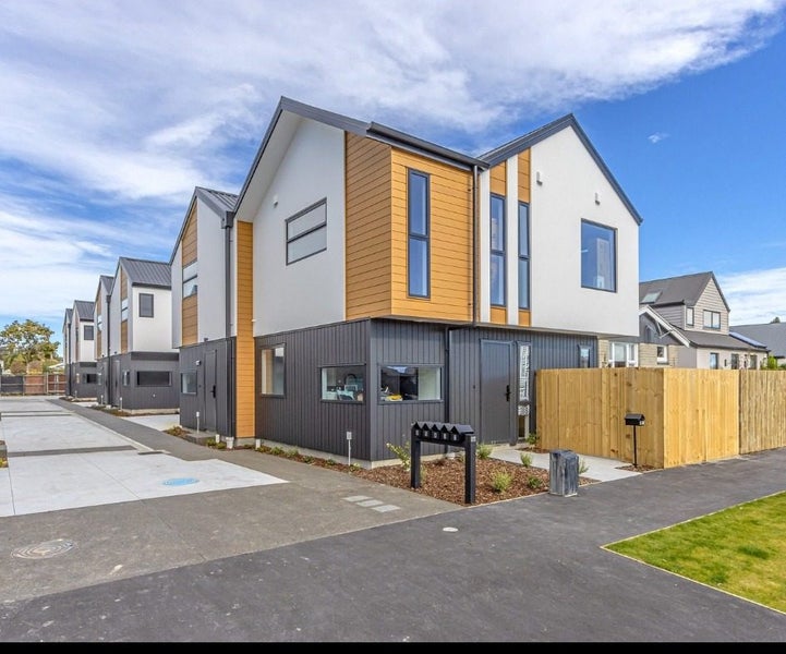 2/14 Short Street, Waltham, Christchurch - Carousel 1