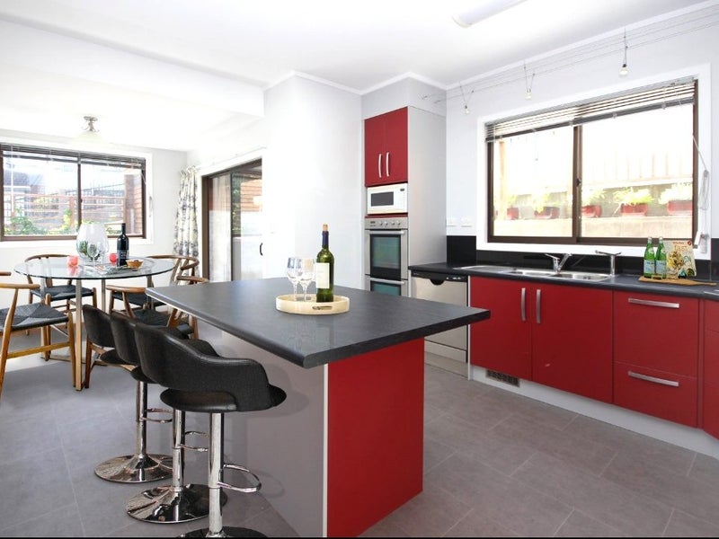 42 David Crescent, Karori, Wellington - Carousel 2