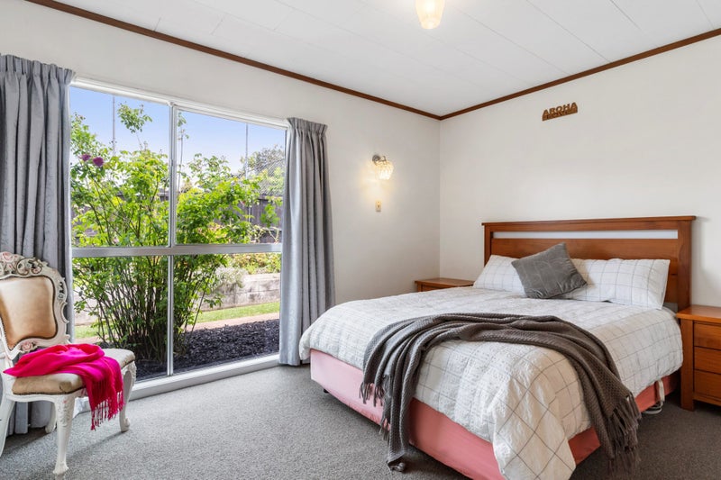 1/109A Te Atatu Road, Te Atatu South, Auckland - Carousel 2
