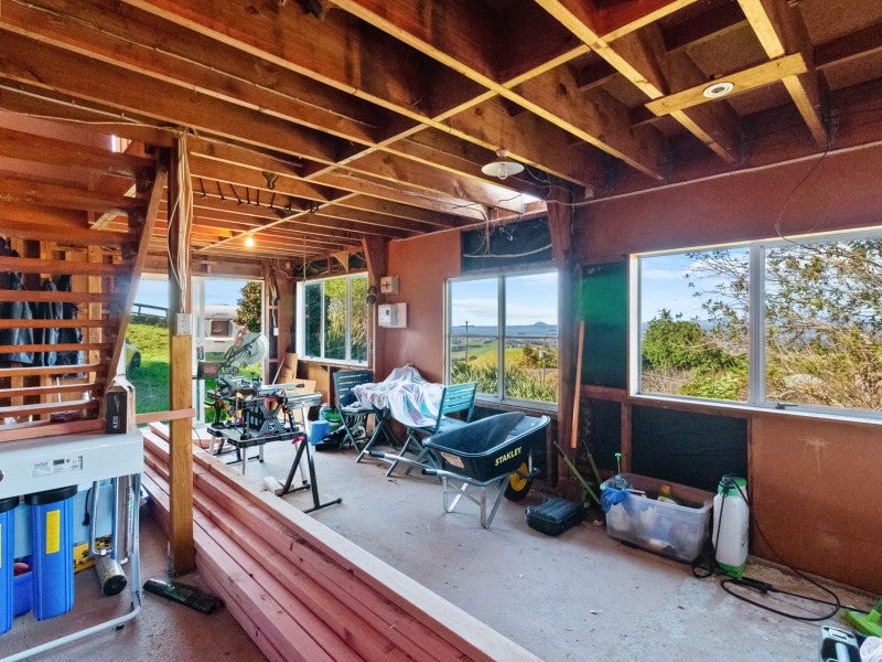 335 Lindemann Road, Katikati - Carousel 14