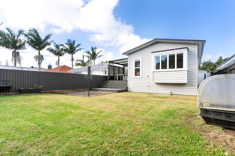 42 Ivanhoe Road, Grey Lynn, Auckland - Carousel 2