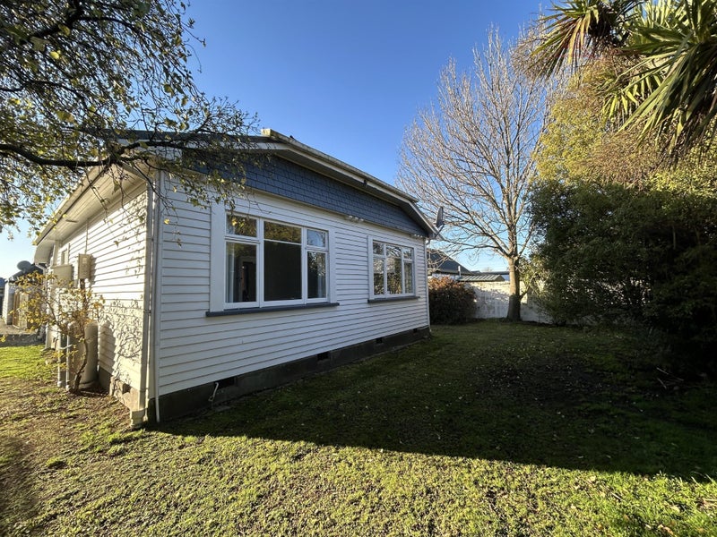 4/3 Camelia Place, Islington, Christchurch - Carousel 1