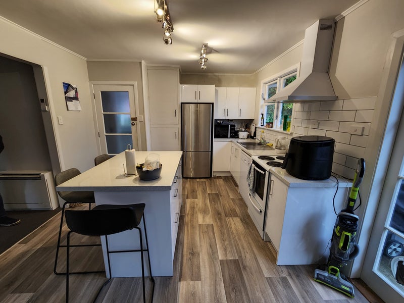 5 Whangakoko Grove, Birchville, Upper Hutt - Carousel 2