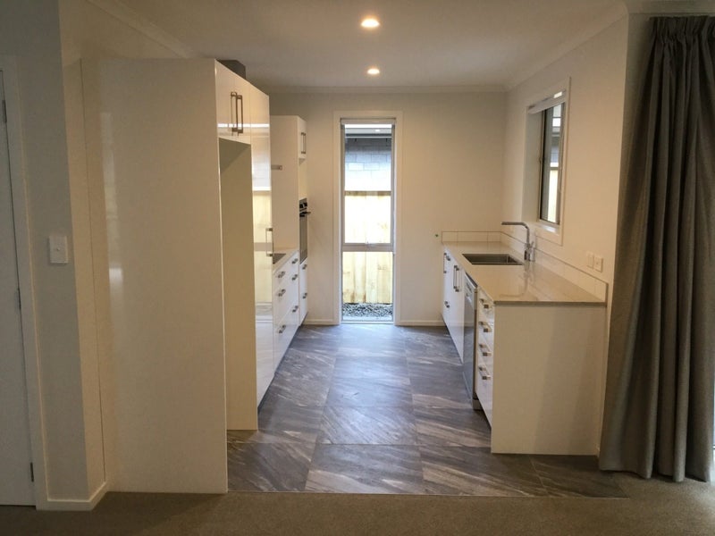 8 Stable Way, Brookfield, Tauranga - Carousel 2