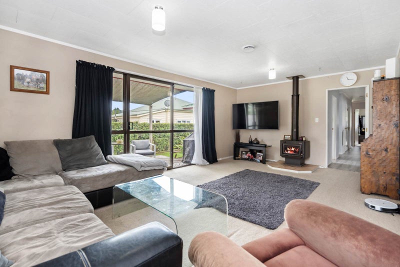 1 Jordan Street, Hikurangi, Hikurangi - Carousel 2