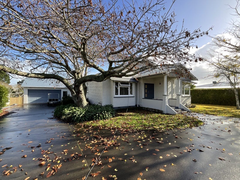 46 Waiwaka Terrace, Strandon, New Plymouth - Carousel 2