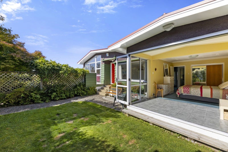 12 Pioneer Crescent, Helensburgh, Dunedin - Carousel 1