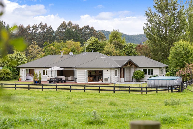 92 Emerald Glade Road, Taupo - Carousel 1