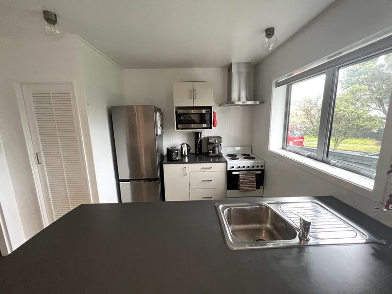 24 Kaikoura Street, Maupuia, Wellington - Carousel 2