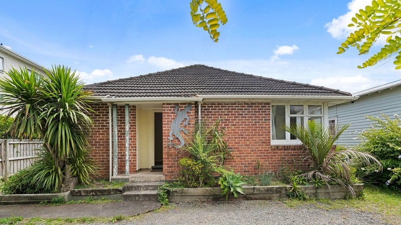 37 Stewart Road, Mount Albert, Auckland - Carousel 1