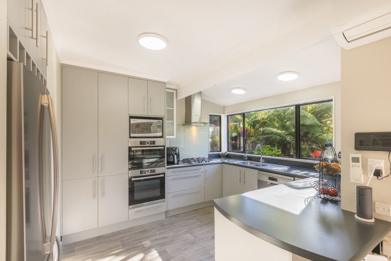 93 Norton Park Grove, Waterloo, Lower Hutt - Carousel 2