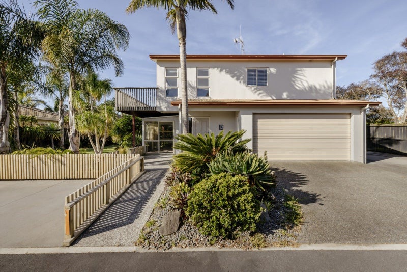 7 Madeleine Terrace, Papamoa Beach, Papamoa - Carousel 2