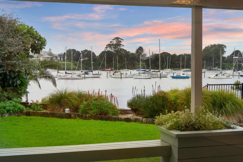41 Riverlea Avenue, Pakuranga, Auckland - Carousel 1