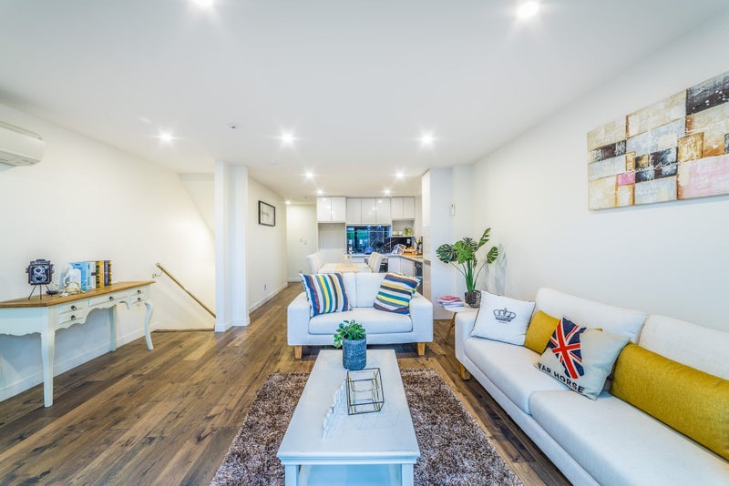 24 Peony Mews, Oteha, Auckland - Carousel 2