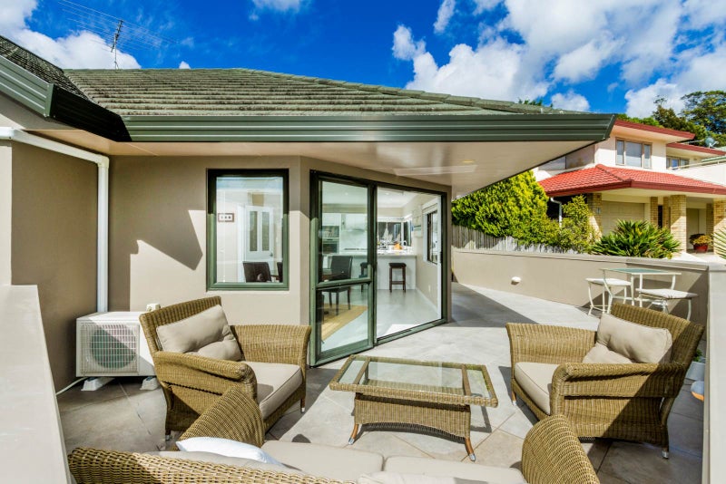 6 Nottingham Place, Northcross, Auckland - Carousel 1