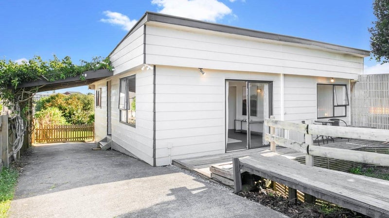 45B Powell Street, Avondale, Auckland - Carousel 1