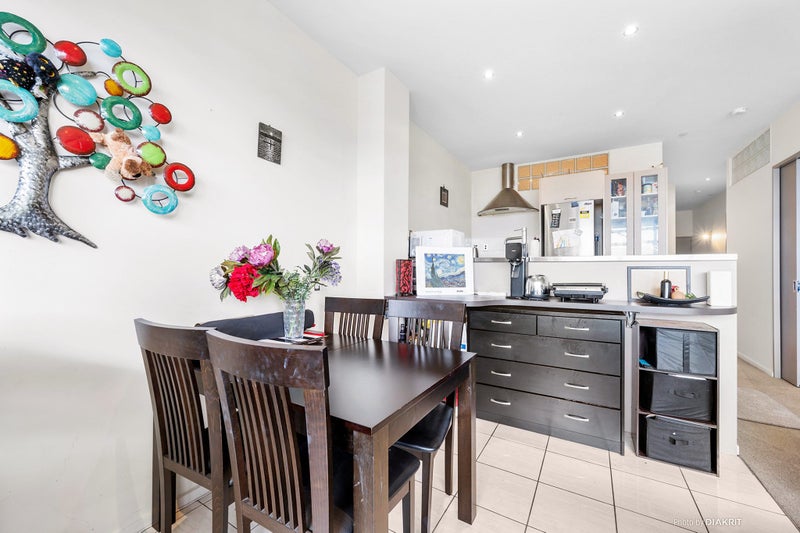 313/107 Thorndon Quay, Pipitea, Wellington - Carousel 2