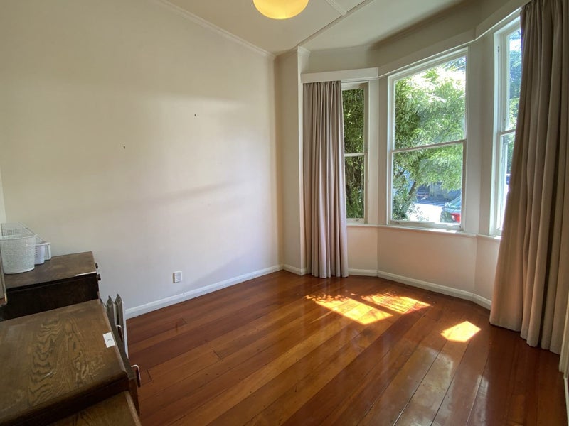 31 Myrtle Crescent, Mount Cook, Wellington - Carousel 2