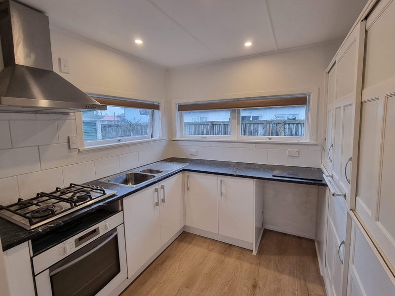 44 Te Aroha Street, Hamilton East, Hamilton - Carousel 1